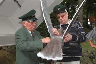 Vogelbauer, Olt. a. D. und Jubelsch�tzenk�nig 2000, Heinrich Langemann mit Kastellan G�nter Tigges